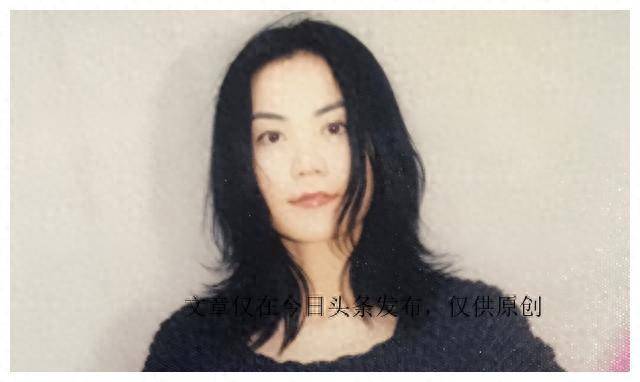 原来王菲婚期将至新郎被曝竟是李威龙,谢霆锋居然发信息送祝福!-第2张图片-太平洋在线下载